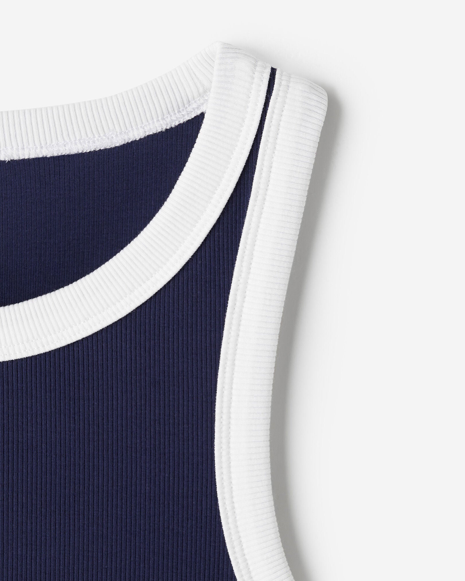 Roots Rib Tank