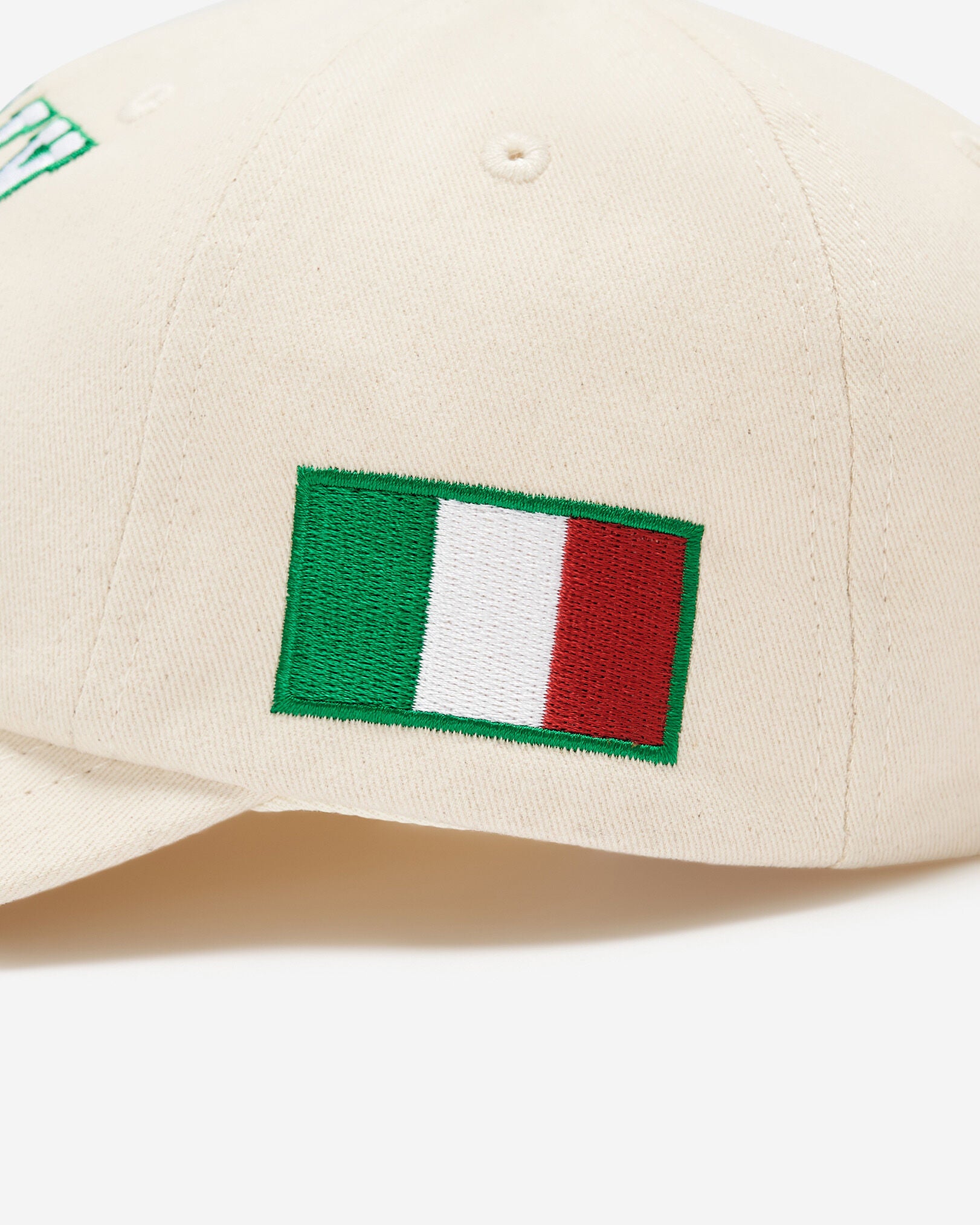 Roots Worldwide Cap Italy