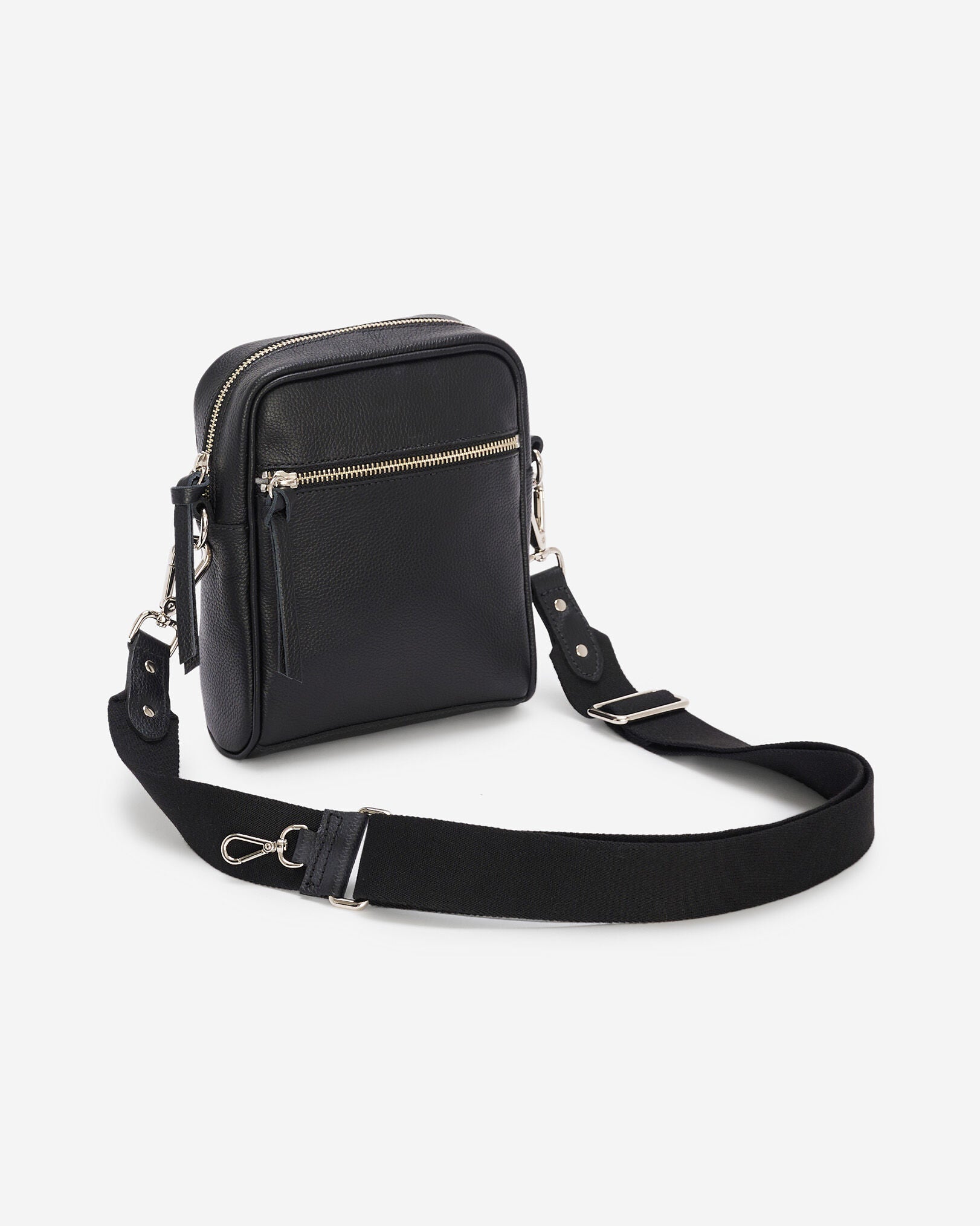 Essential Crossbody Cervino
